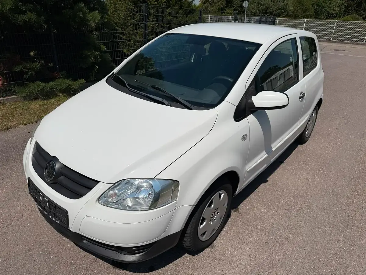 Gebraucht VW Fox 60 PS (44 kW) 2011 Weiß Kleinwagen