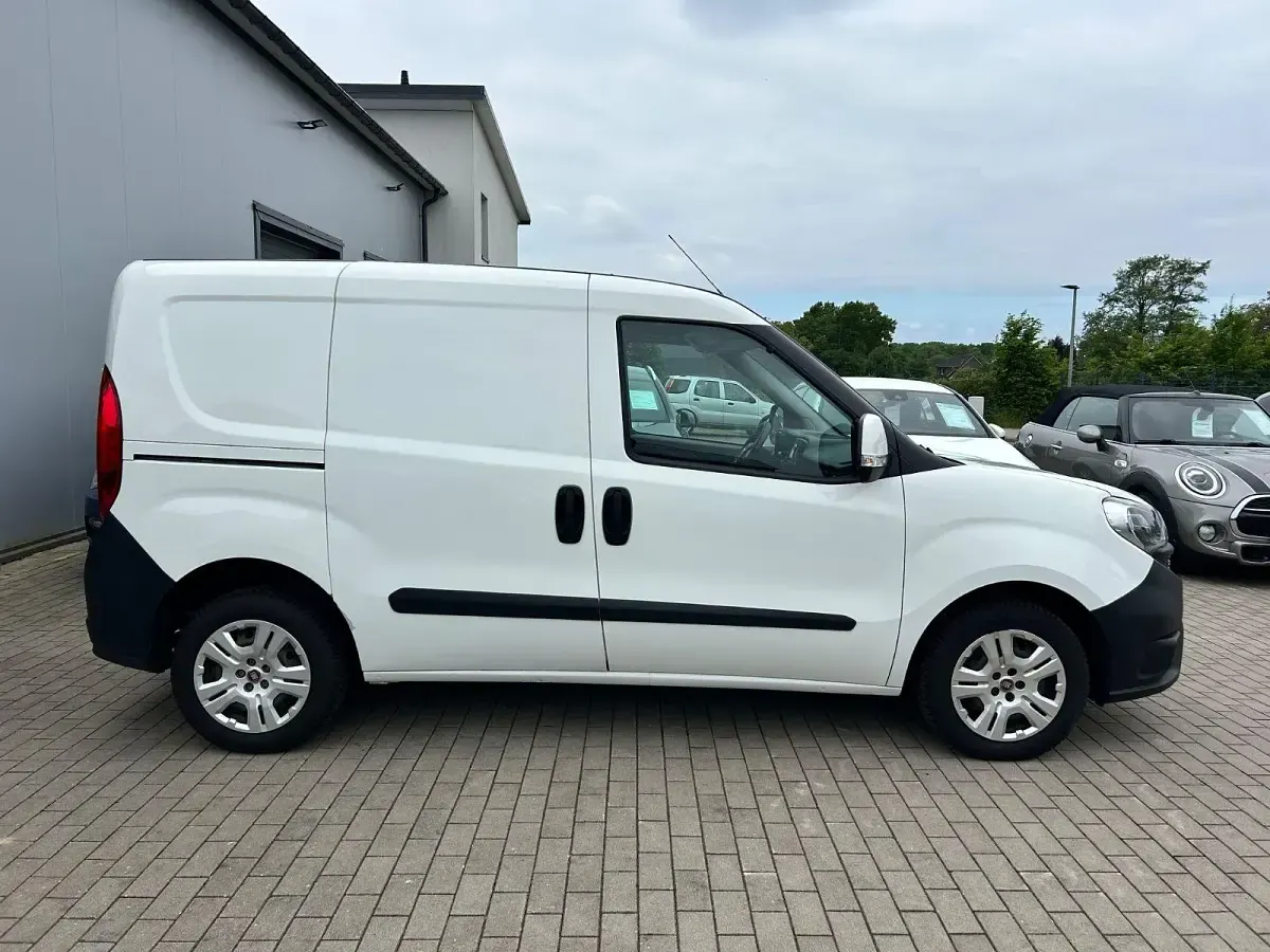 Gebraucht Fiat Doblò 90 PS (66 kW) 2016 Weiß Van / Kleinbus