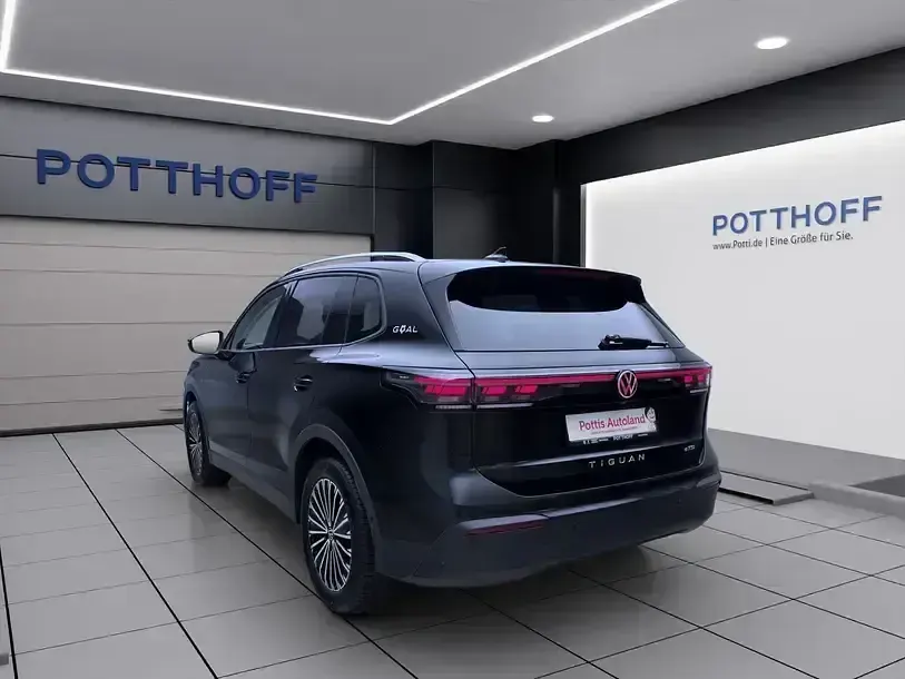 Gebraucht VW Tiguan Goal 131 PS (96 kW) 2025 Grenadillschwarz metallic SUV