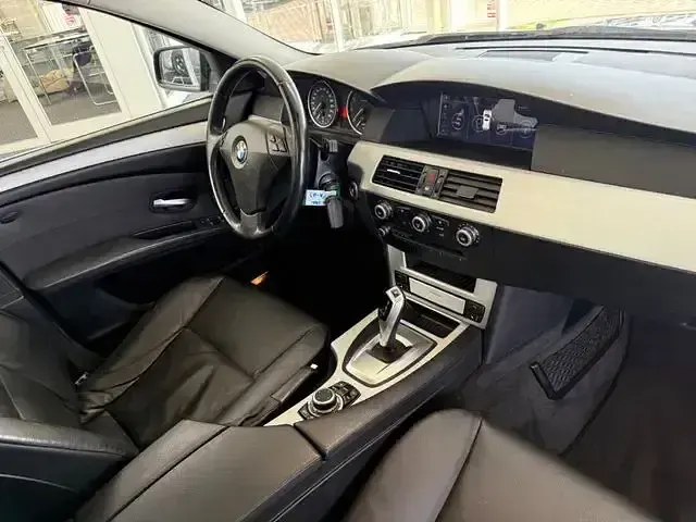 Gebraucht BMW 523 Exclusive 190 PS (139 kW) 2009 Schwarz Kombi