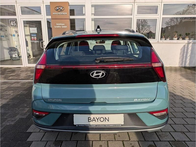 Neu Hyundai Bayon Select 101 PS (74 kW) 2025 Gruen SUV