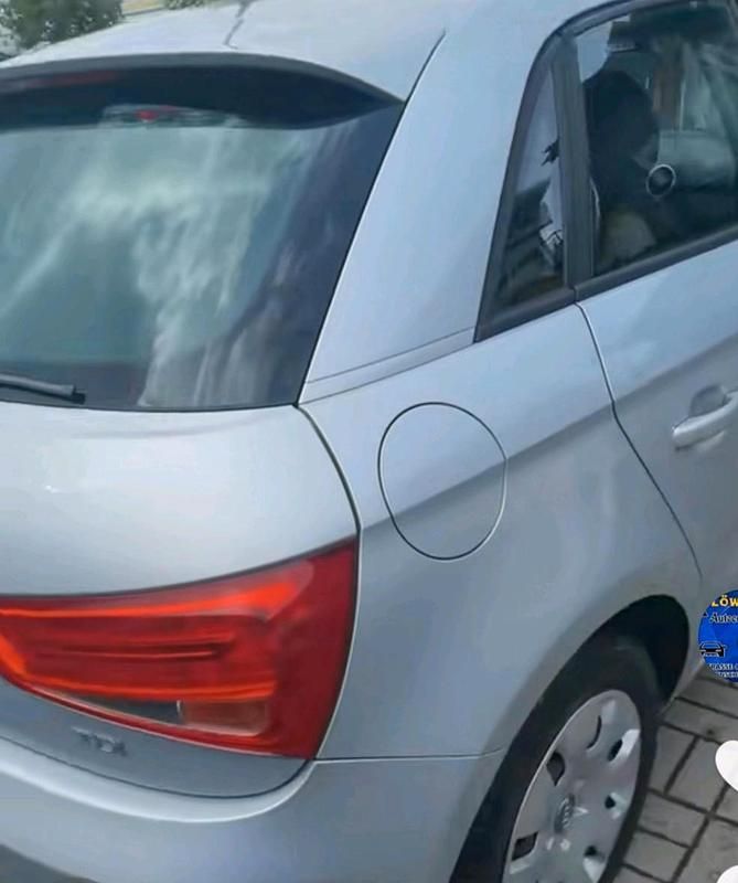 Gebraucht Audi A1 Sportback 90 PS (66 kW) 2012 Silber Kleinwagen