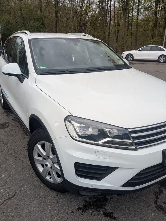 Gebraucht VW Touareg 204 PS (150 kW) 2017 Weiß SUV