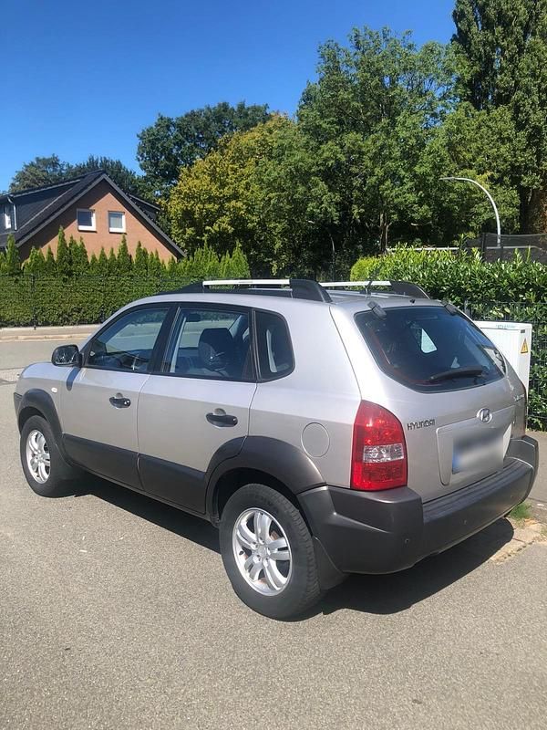 Gebraucht Hyundai Tucson 104 PS (76 kW) 2006 Silber SUV