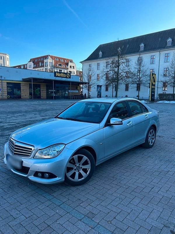 Gebraucht Mercedes C200 185 PS (136 kW) 2012 Silber Limousine