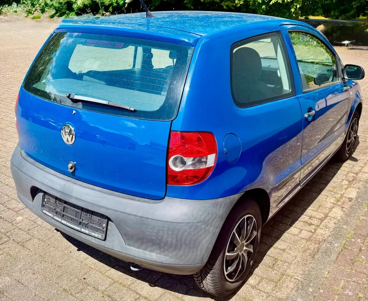 Gebraucht VW Fox 60 PS (44 kW) 2011 Blau Kleinwagen