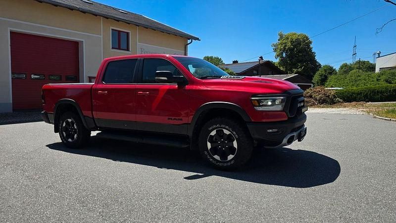 Gebraucht Dodge Ram 401 PS (294 kW) 2021 Rot Pickup