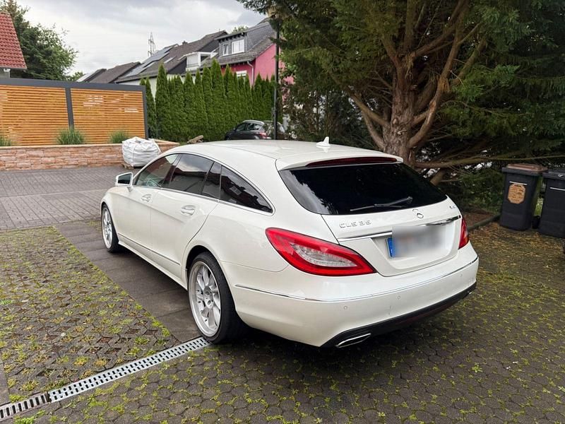 Gebraucht Mercedes CLS350 265 PS (194 kW) 2013 Weiß Coupé