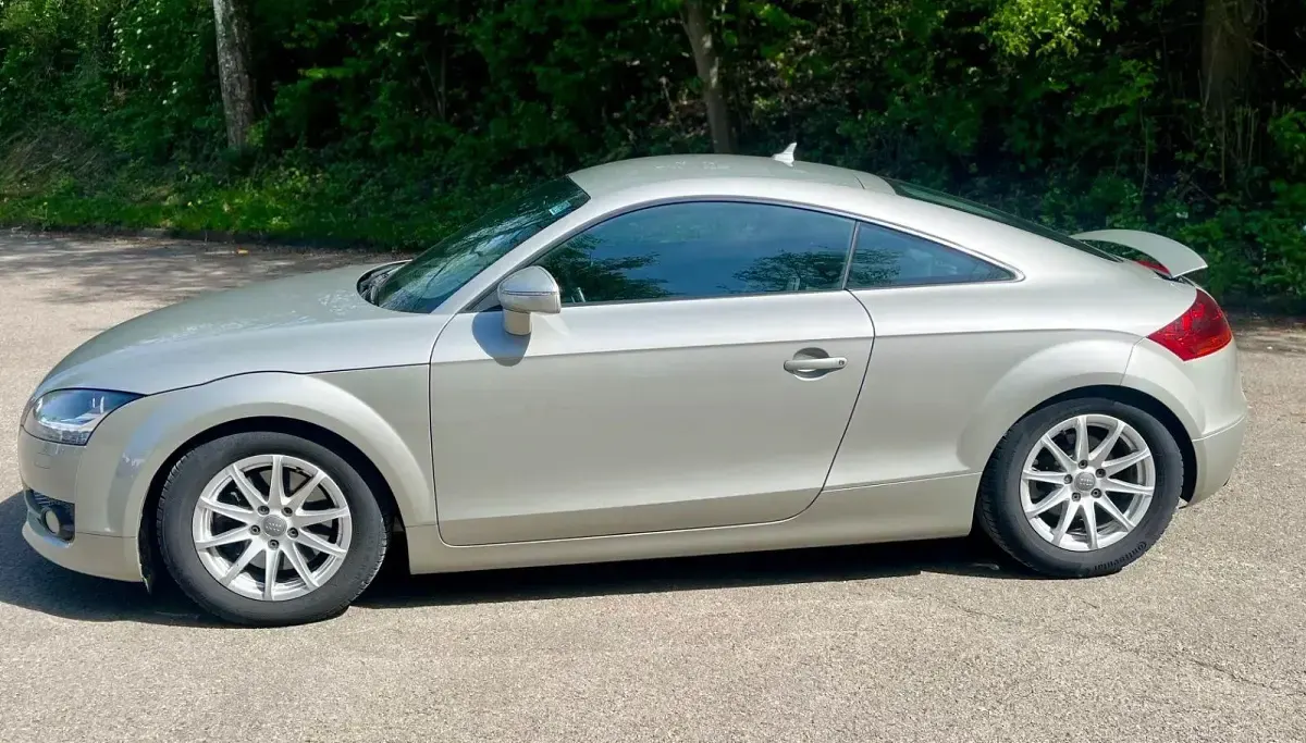 Używany Audi TT Design 160 KM (117 kW) 2009 Beżowy Coupe