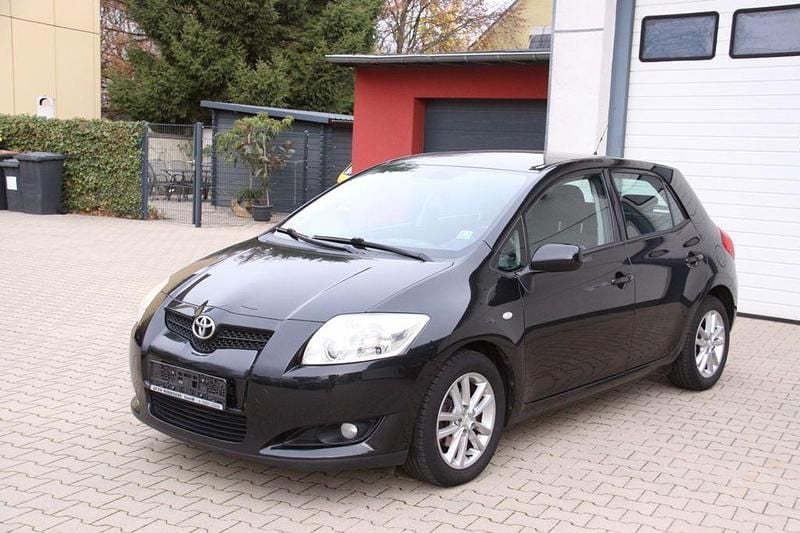 Schwarz Gebraucht 2009 Toyota Auris Life Limousine | 4.700 € (Etwas zu teuer) - Bild 1/4