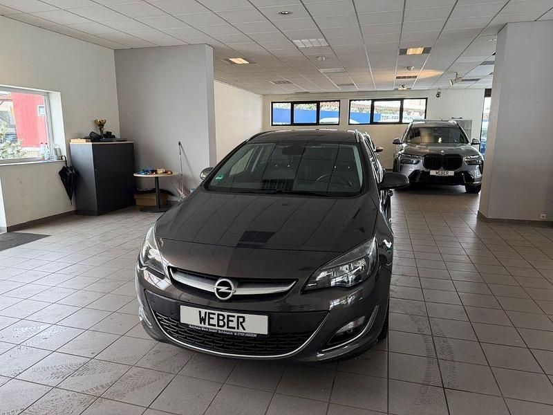 Gebraucht Opel Astra Exklusiv 120 PS (88 kW) 2015 Grau Kombi