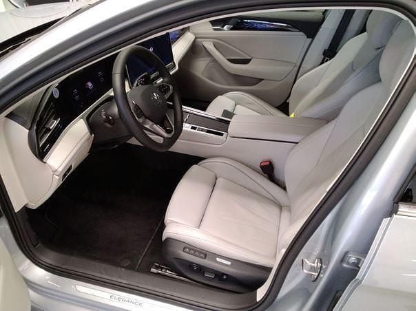 Gebraucht VW Passat 175 PS (128 kW) 2025 Oyster silver Kombi