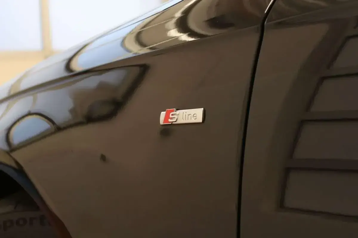 Gebraucht Audi A4 S-Line 177 PS (130 kW) 2014 Phantomschwarz Kombi