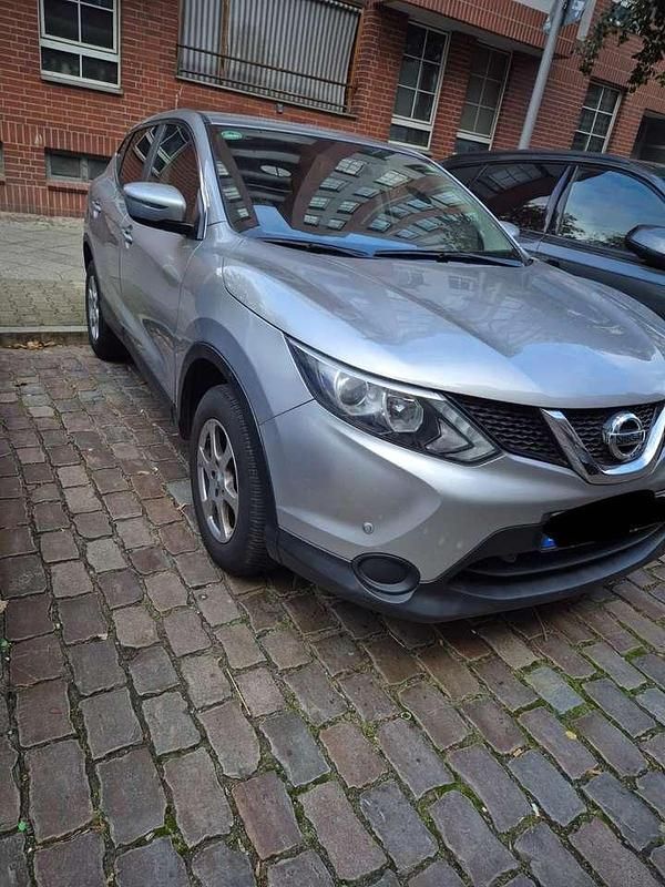 Grau Gebraucht 2017 Nissan Qashqai Visia SUV | 9.800 € (Guter Preis) - Bild 1/4