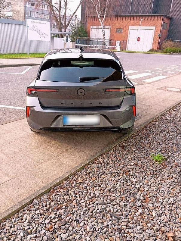Gebraucht Opel Astra 131 PS (96 kW) 2024 Grau Limousine