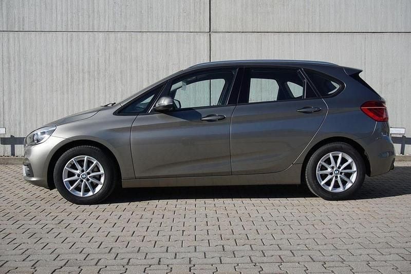 Gebraucht BMW 218 136 PS (100 kW) 2016 Platinsilber metallic Van / Kleinbus