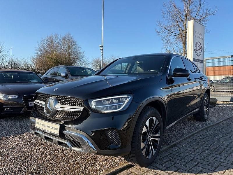 Schwarz Gebraucht 2021 Mercedes GLC300e Coupé | 39.888 € (Fairer Preis) - Bild 1/4
