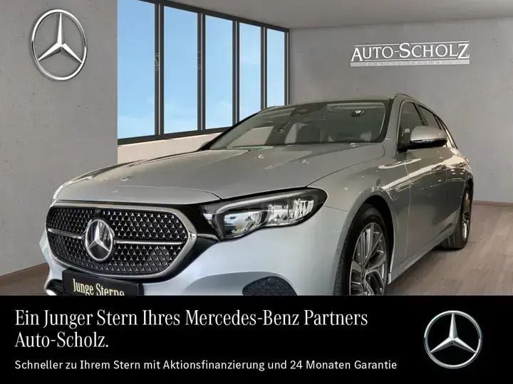 Metalliclack hightechsilber Gebraucht 2024 Mercedes E220 Avantgarde | 49.752 € (Superpreis) - Bild 1/4