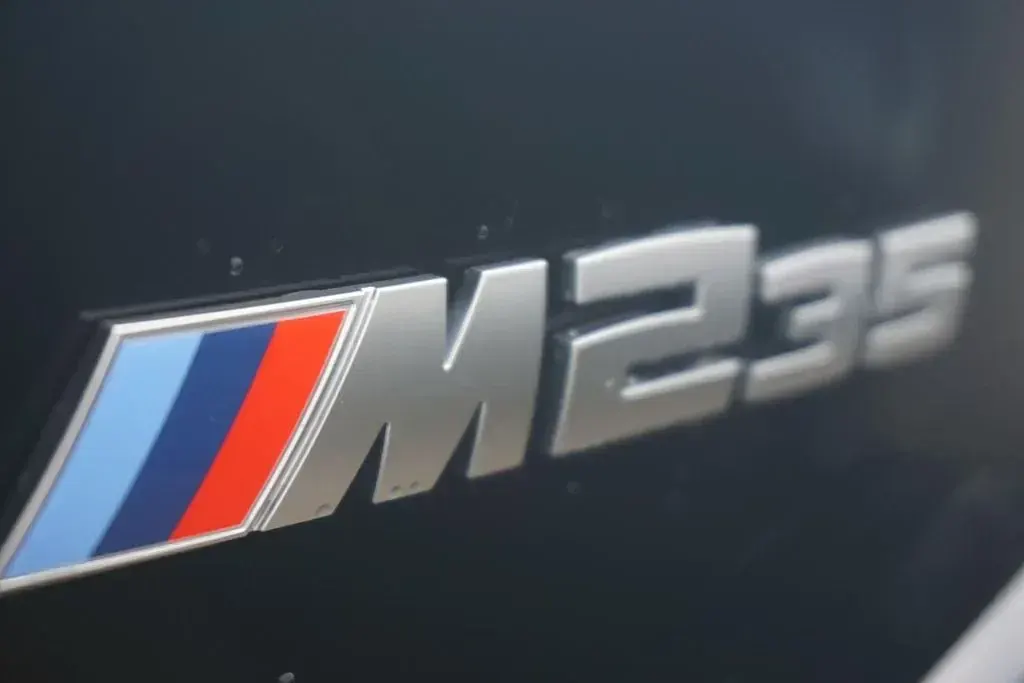 Gebraucht BMW M235 Performance 300 PS (220 kW) 2026 Schwarz Coupé