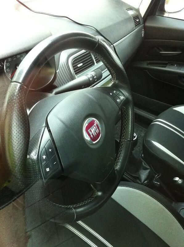 Gebraucht Fiat Grande Punto 78 PS (57 kW) 2009 Schwarz metallic Kleinwagen