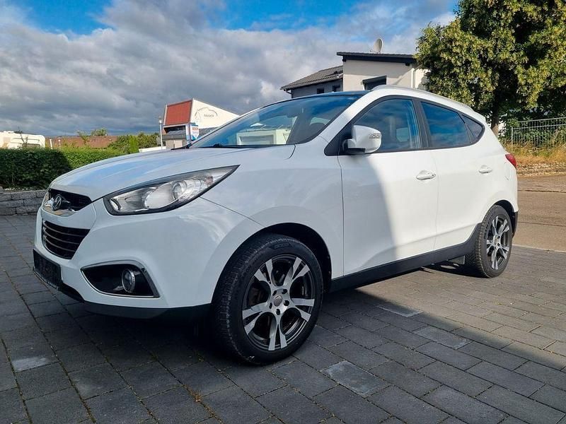 Weiß Gebraucht 2010 Hyundai ix35 Trend SUV | 9.800 € (Etwas zu teuer) - Bild 1/4