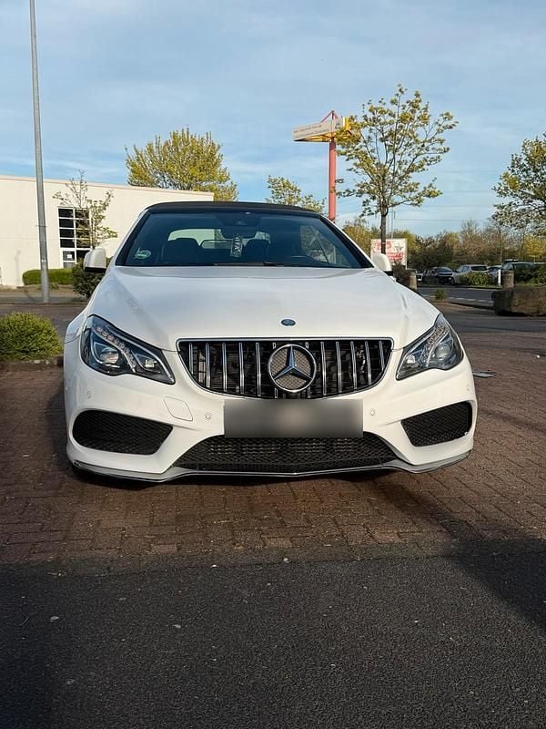 Gebraucht Mercedes E200 AMG 184 PS (135 kW) 2014 Weiß Cabrio