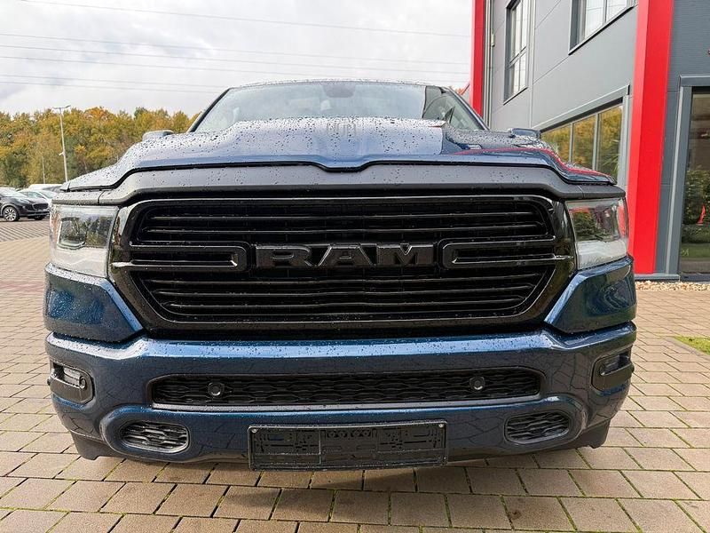 Gebraucht Dodge Ram 401 PS (294 kW) 2020 Blau Pickup