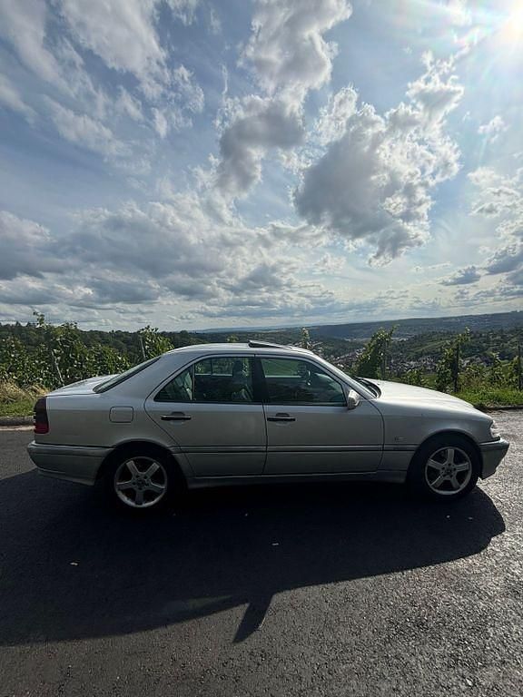 Silber Gebraucht 1999 Mercedes C230 Limousine | 4.499 € (Guter Preis) - Bild 1/4
