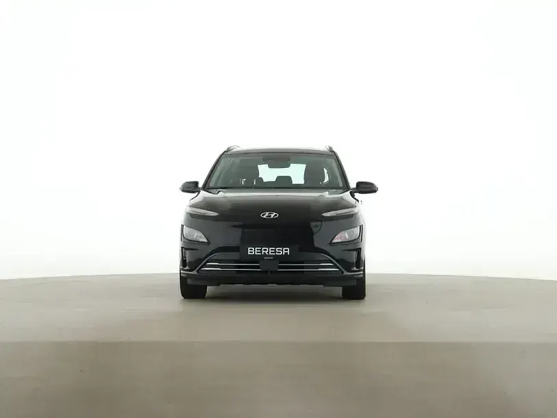 Gebraucht Hyundai Kona Select 100 kW (136 PS) 2023 Schwarz SUV