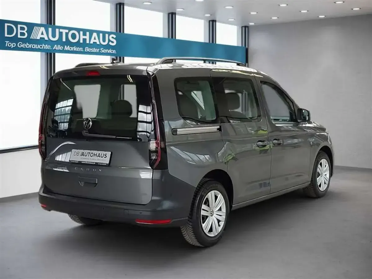 Gebraucht VW Caddy 102 PS (75 kW) 2023 Grau Van / Kleinbus