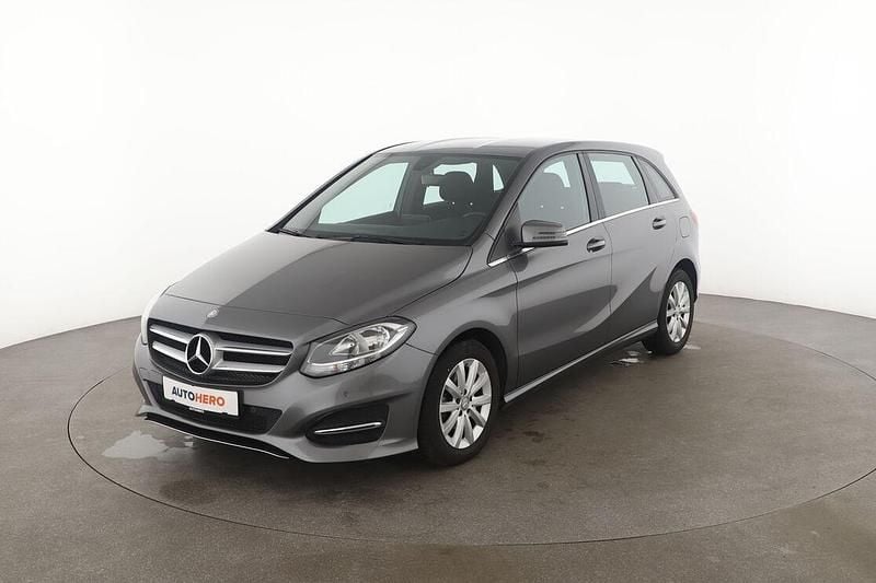 Grau Gebraucht 2016 Mercedes B180 Style Van / Kleinbus | 13.980 € (Fairer Preis) - Bild 1/3
