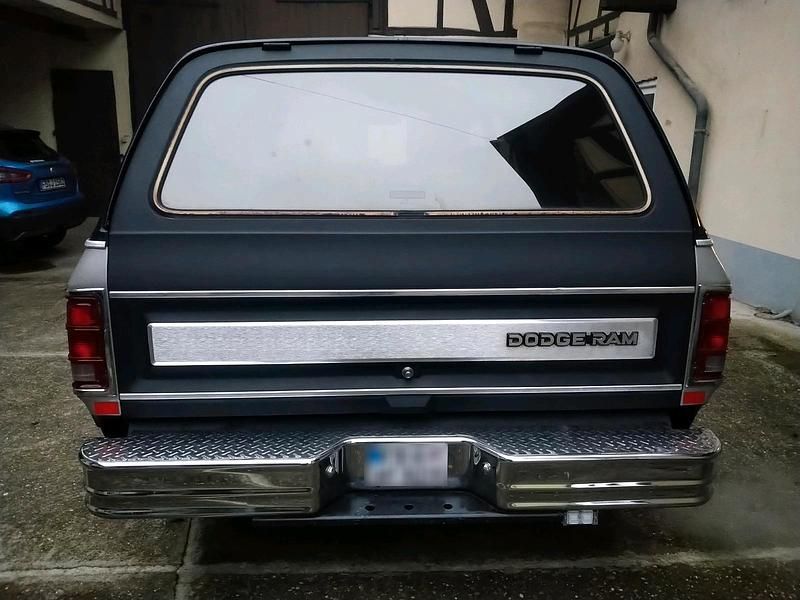 Gebraucht Dodge Ram 150 PS (110 kW) 1987 Schwarz Pickup