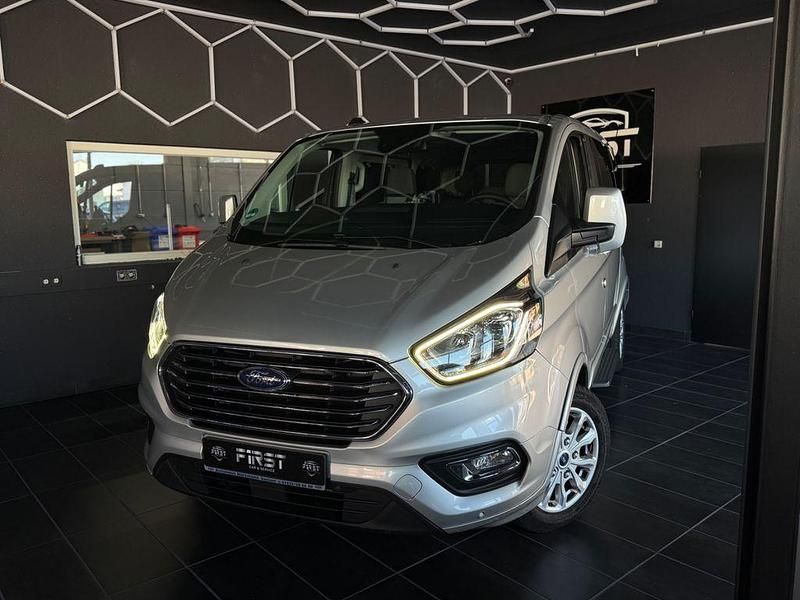 Silber Gebraucht 2023 Ford Tourneo Titanium Van / Kleinbus | 32.999 € (Guter Preis) - Bild 1/4