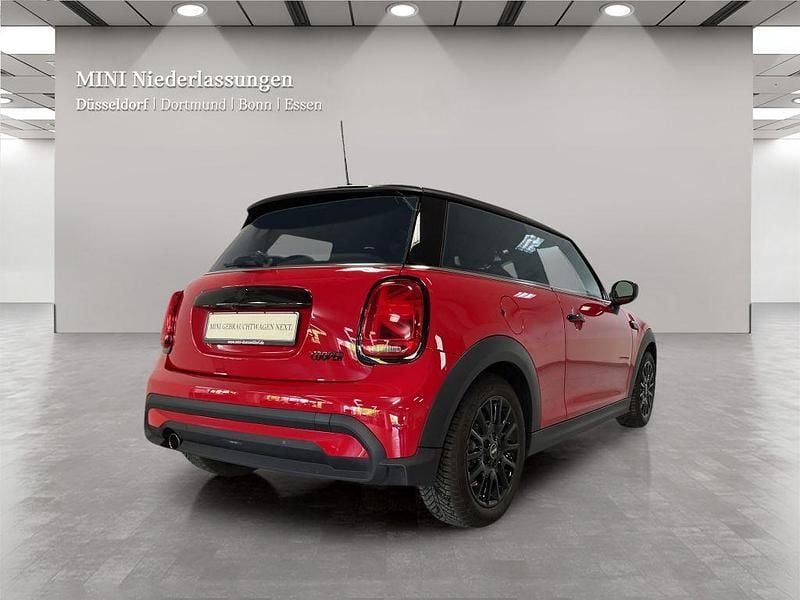Używany Mini Cooper 136 KM (100 kW) 2024 Czerwony Hatchback