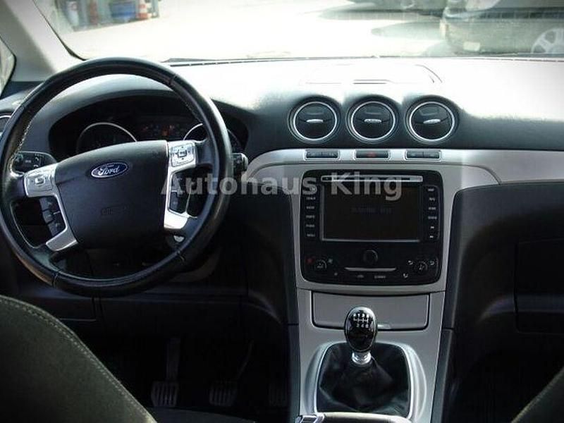 Gebraucht Ford Galaxy Trend 116 PS (85 kW) 2011 Pantherschwarz metallic Van / Kleinbus