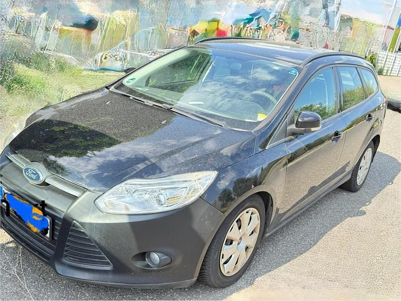 Schwarz Gebraucht 2011 Ford Focus Kombi | 2.500 € (Superpreis) - Bild 1/4