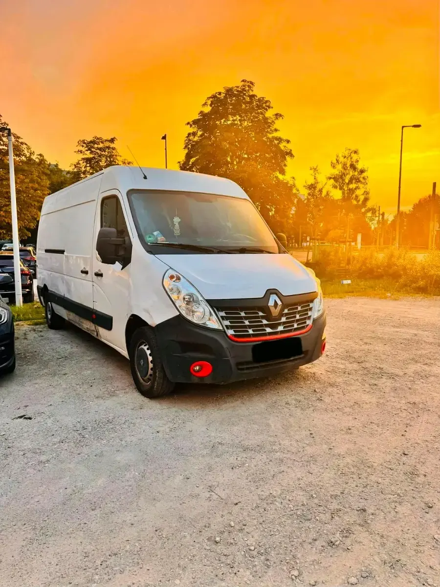 Gebraucht Renault Master 130 PS (95 kW) 2019 Weiß Van / Kleinbus