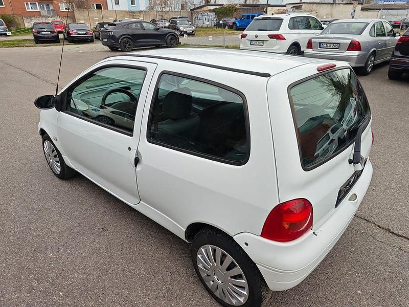Second-hand Renault Twingo 58 CP (42 kW) 2006 Alb Hatchback