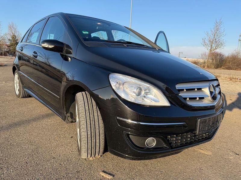 Gebraucht Mercedes B200 136 PS (100 kW) 2008 Schwarz Van / Kleinbus