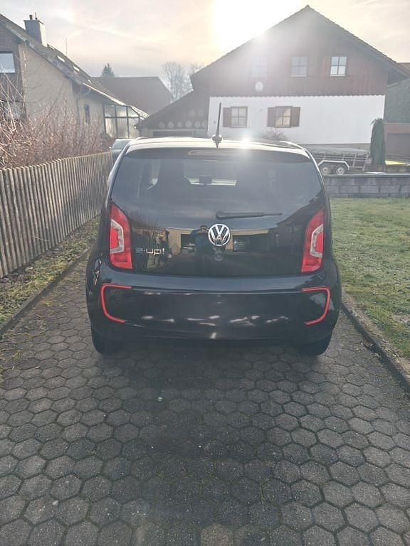 Second-hand VW e-up! 60 kW (82 CP) 2016 Negru Hatchback
