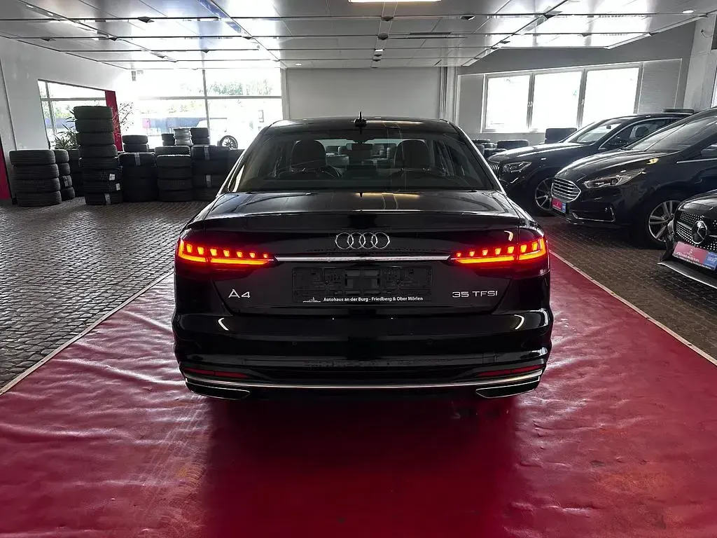 Gebraucht Audi A4 Sport 150 PS (110 kW) 2023 Schwarz Limousine