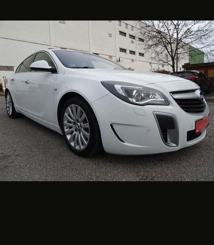 Weiß Gebraucht 2017 Opel Insignia OPC Limousine | 14.900 € (Fairer Preis) - Bild 1/4