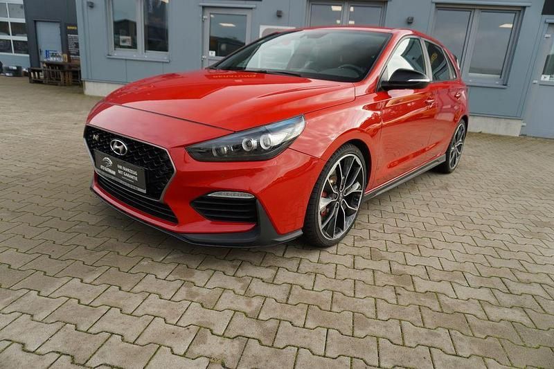 Rot Gebraucht 2019 Hyundai i30 N Performance Limousine | 21.980 € (Fairer Preis) - Bild 1/4