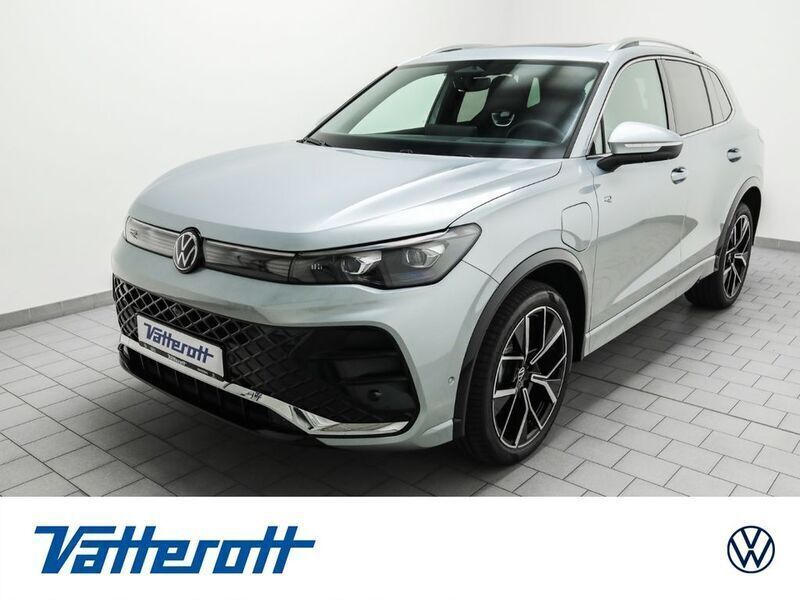 Oyster silver metallic Neu 2025 VW Tiguan R-line SUV | 65.750 € (Teuer) - Bild 1/4