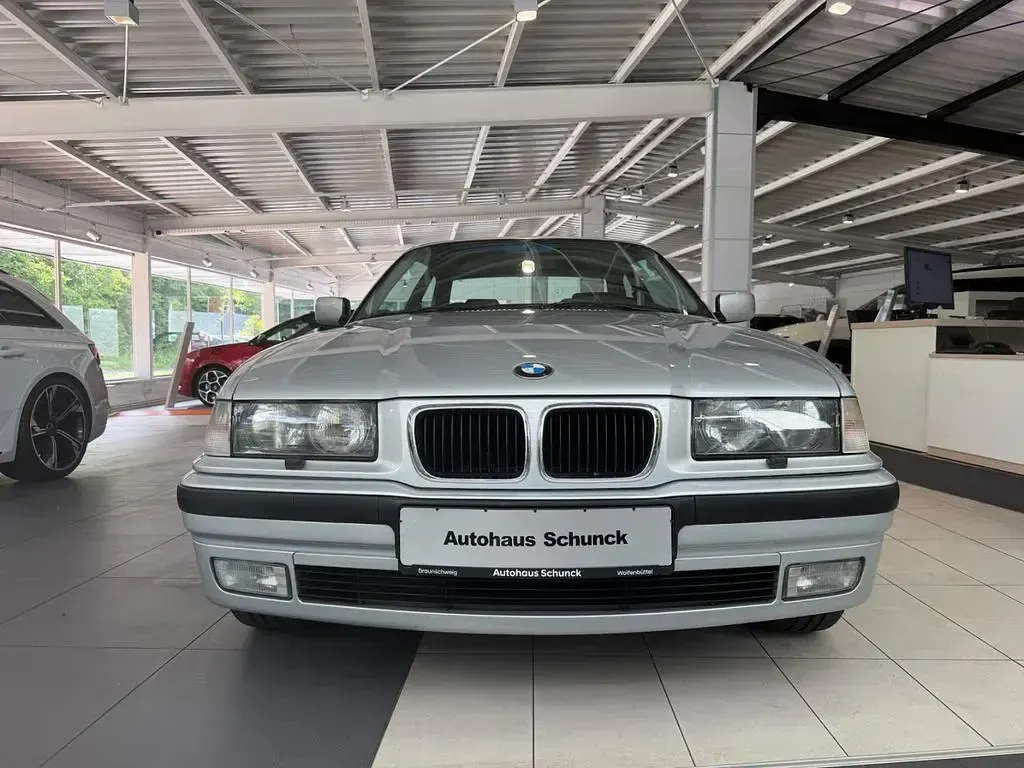 Gebraucht BMW 318 140 PS (102 kW) 1998 Silber Coupé