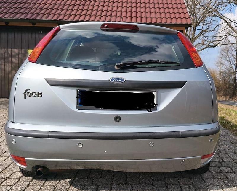 Usata Ford Focus 75 CV (55 kW) 2004 Argento Berlina