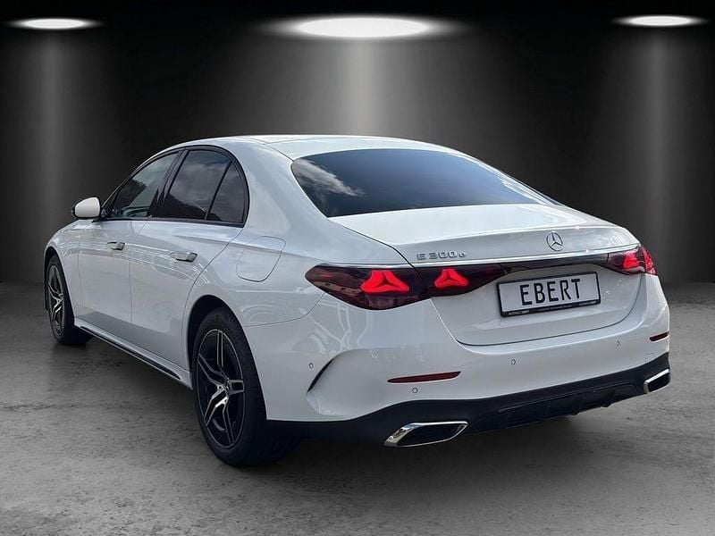 Gebraucht Mercedes E300 AMG 204 PS (150 kW) 2024 Weiß Limousine