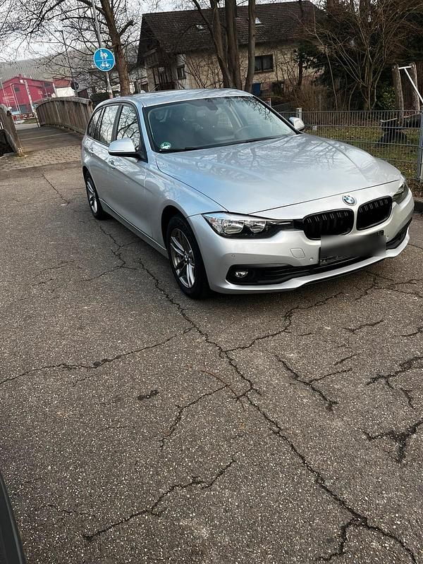 Gebraucht BMW 320 190 PS (139 kW) 2017 Grau Kombi