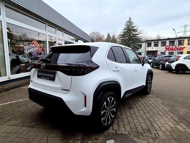 Gebraucht Toyota Yaris Hybrid Team 92 PS (67 kW) 2024 Weiß Kleinwagen