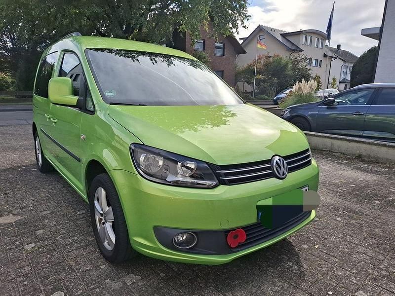 Grün Gebraucht 2014 VW Caddy Comfortline Van / Kleinbus | 11.500 € (Fairer Preis) - Bild 1/4